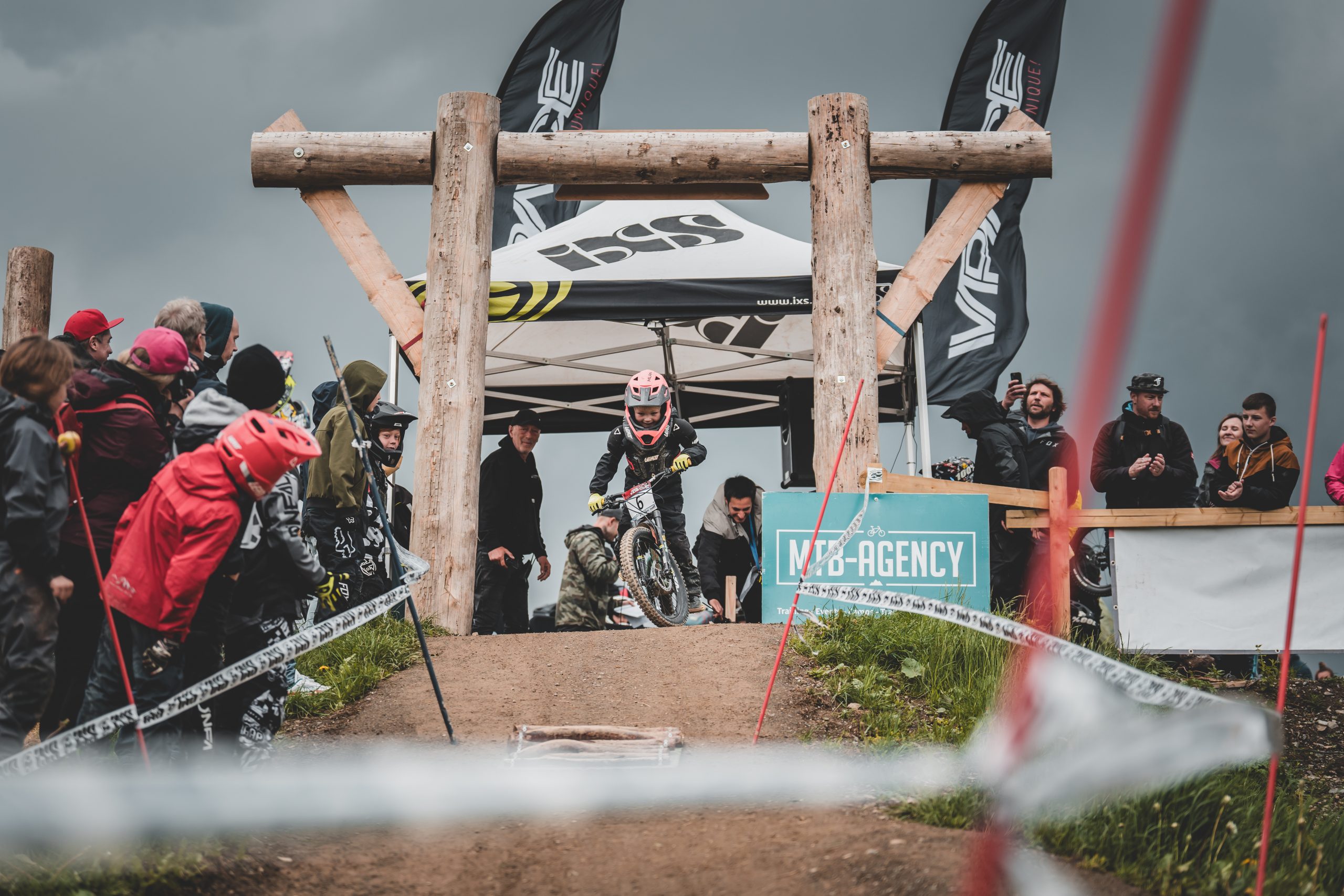 iXS_Dirtmasters_VPACE_Kids_Cup_schnittbilder_22